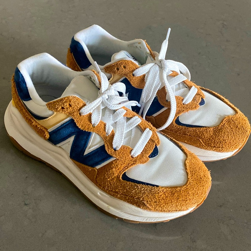 New Balance 57/40 Sneakers- size 9